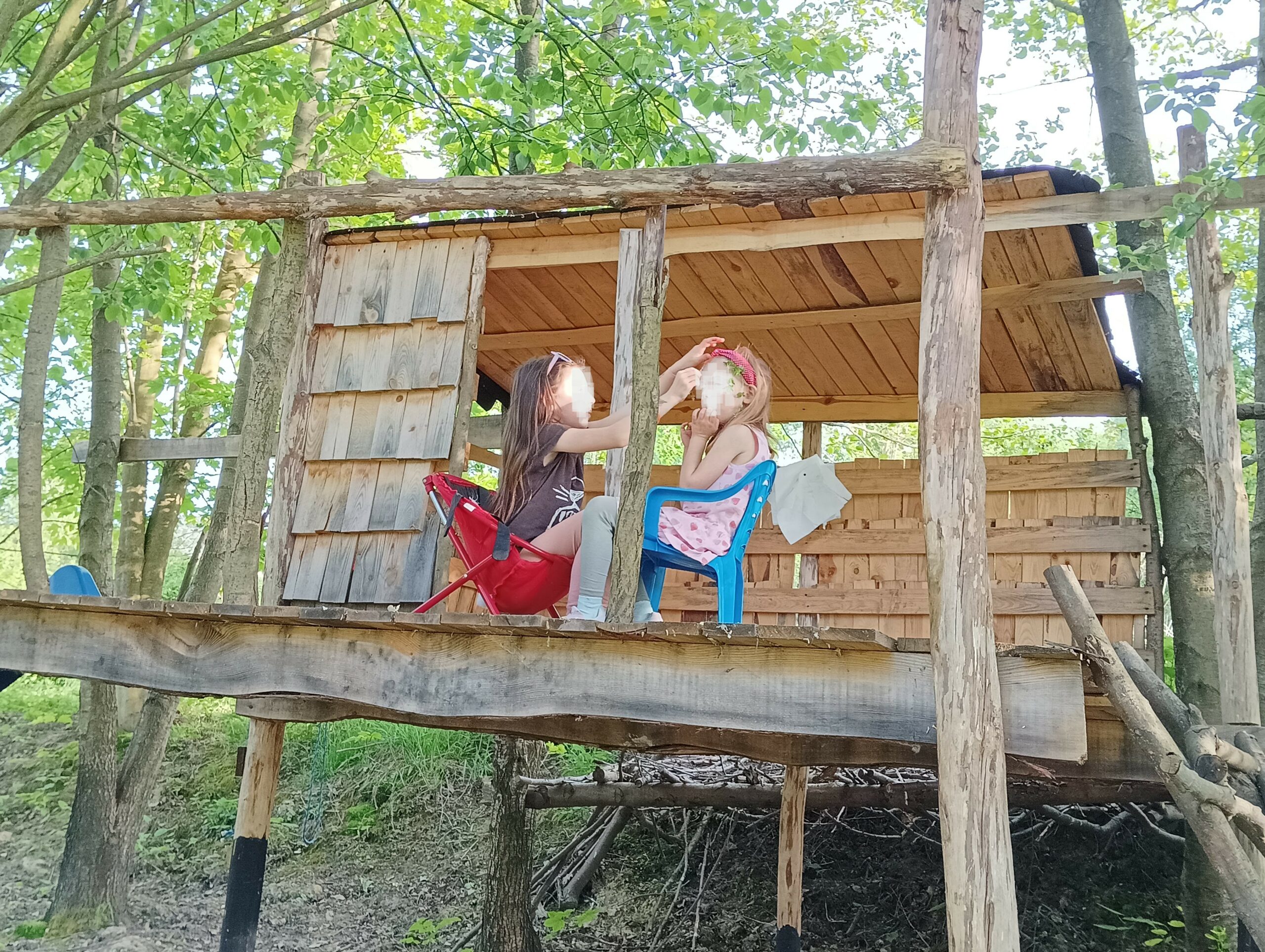 Domek na drzewie dla dzieci